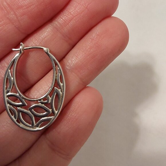 STERLING SILVER OVAL HOOP TEAR DROP DETAIL EARRINGS - Picture 3 of 13